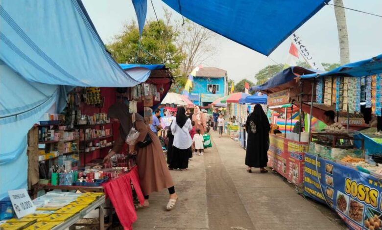 Haul Kiai Haji Miftah Papasiran Membuat Penjual Laris Manis