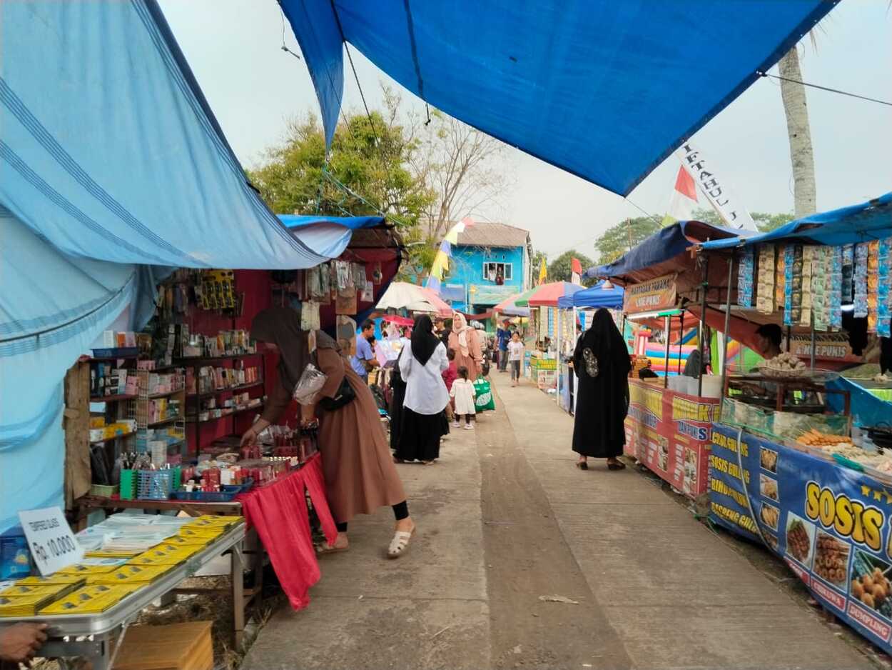 Haul Kiai Haji Miftah Papasiran Membuat Penjual Laris Manis