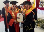 Inspiratif ! Perjuangan Driver Ojol Sabet Gelar Sarjana Melalui Beasiswa di STISIP Syamsul Ulum Sukabumi