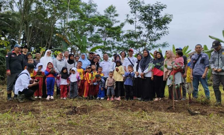 Karang Taruna Tanubaya Kabupaten Tasikmalaya Tanam 1.000 Pohon