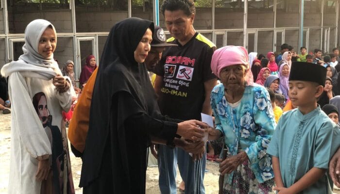 Owner Objek Wisata Bukit Sunset Hill Santuni Ratusan Anak Yatim & Jompo di Kota Sukabumi