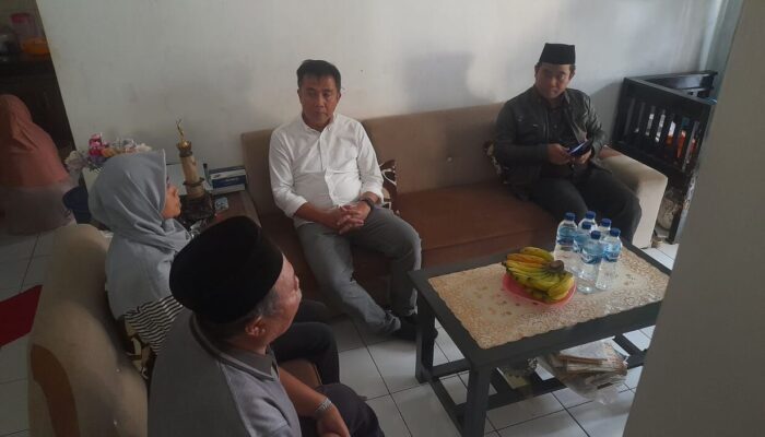 PJ Gubernur Jabar Bey Machmudin Kunjungi Rumah Korban TPPO di Parungseah Sukabumi