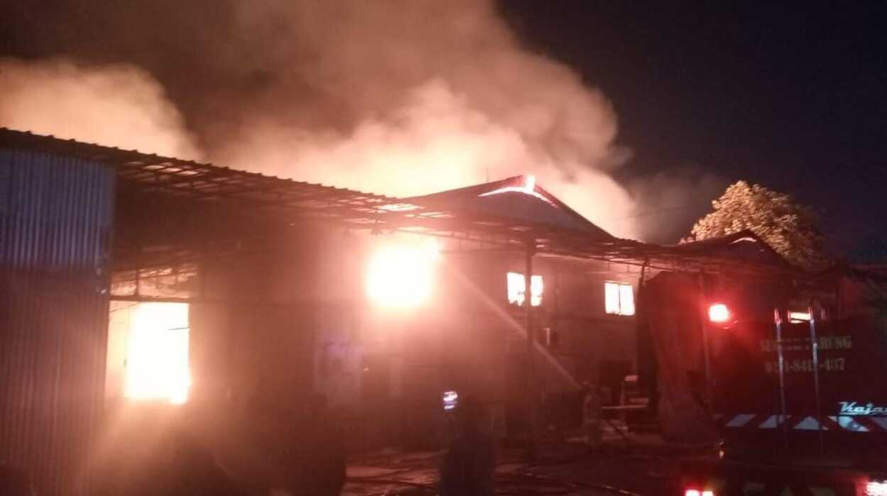 PT Harves Olympic di Gunung Sindur Bogor Kebakaran