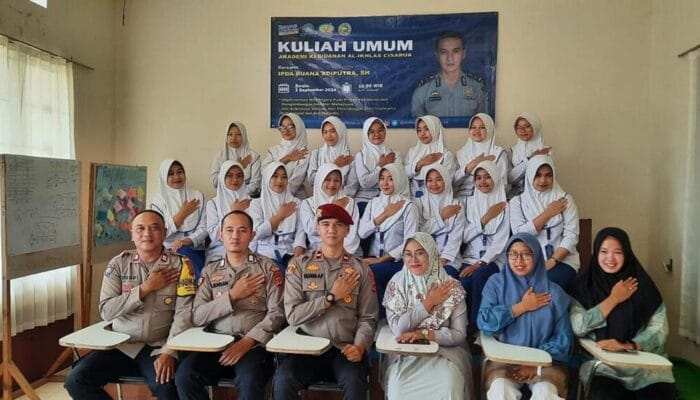 Polsek Cisarua Bogor Beri Arahan PKKBM Akademi Kebidanan Al-Ikhlas
