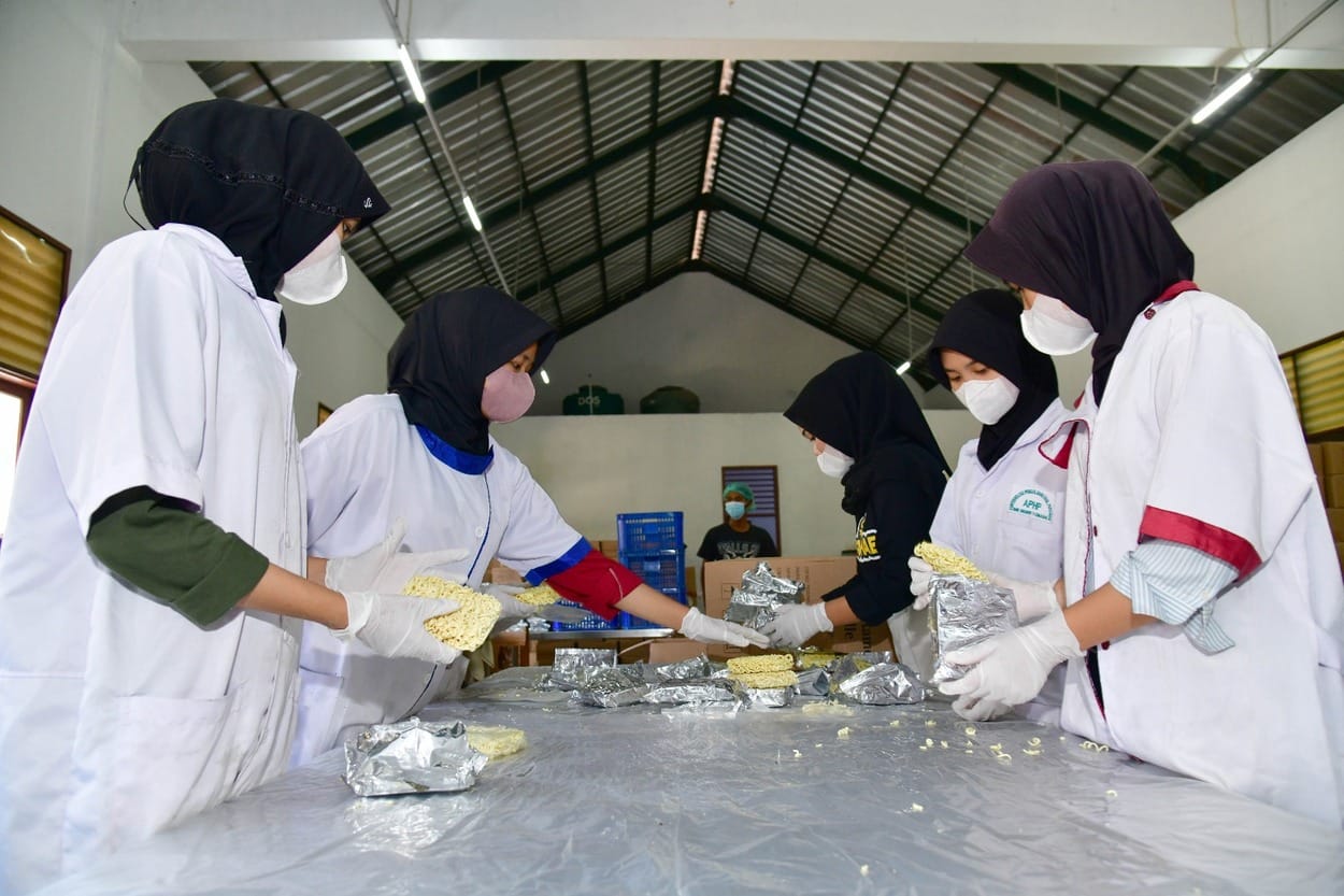 SMKN 1 Cibadak Kabupaten Sukabumi Diacungi Jempol