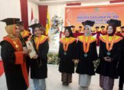 Wisuda 351 Mahasiswa, Ini Pesan Pembina STISIP Syamsul Ulum Sukabumi DR Hj Fatmawati