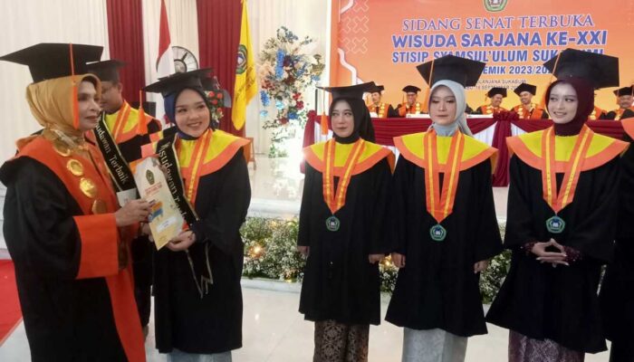 Wisuda 351 Mahasiswa, Ini Pesan Pembina STISIP Syamsul Ulum Sukabumi DR Hj Fatmawati