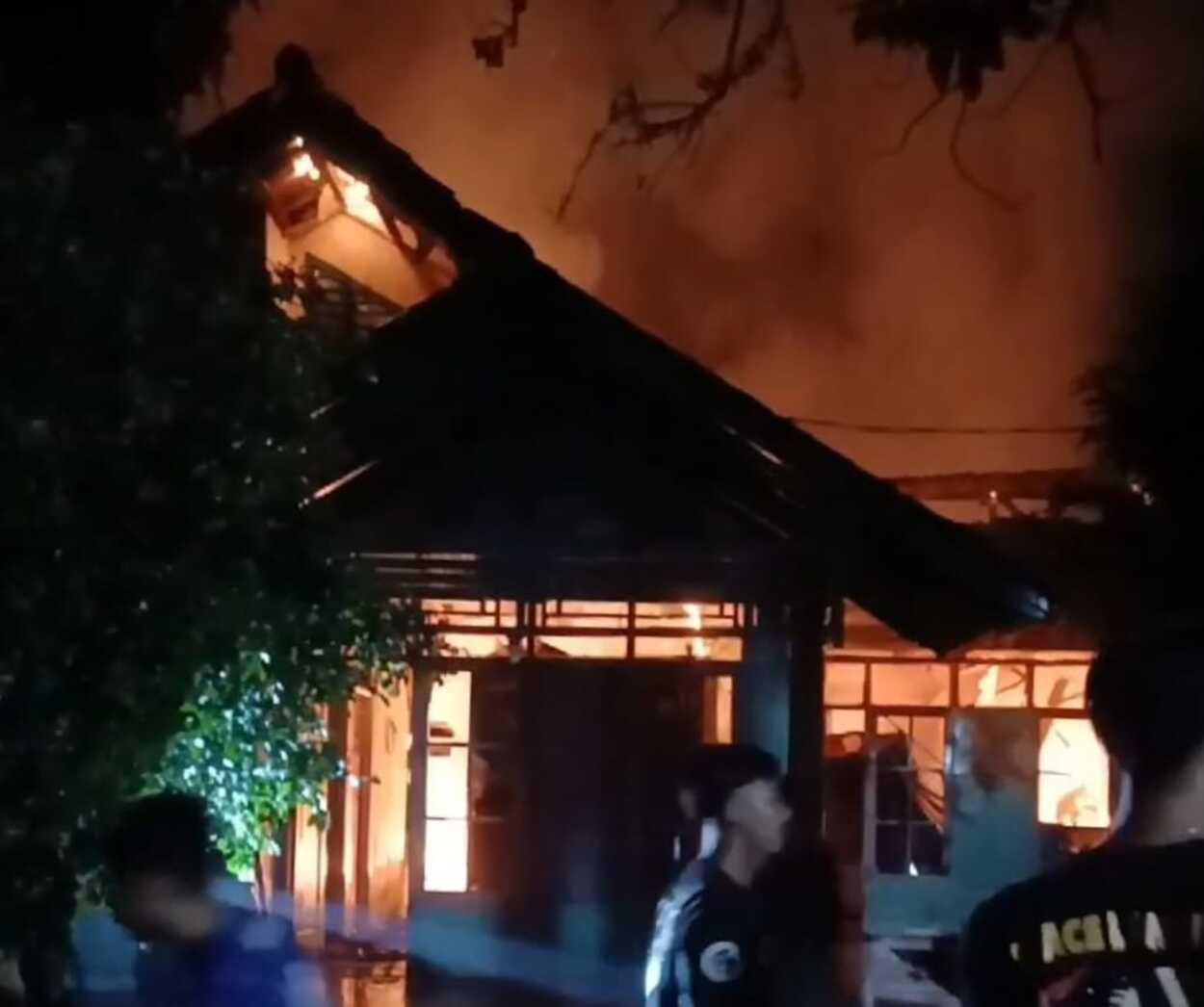 Kebakaran 1 Rumah di Cianjur Gosong Jadi Arang