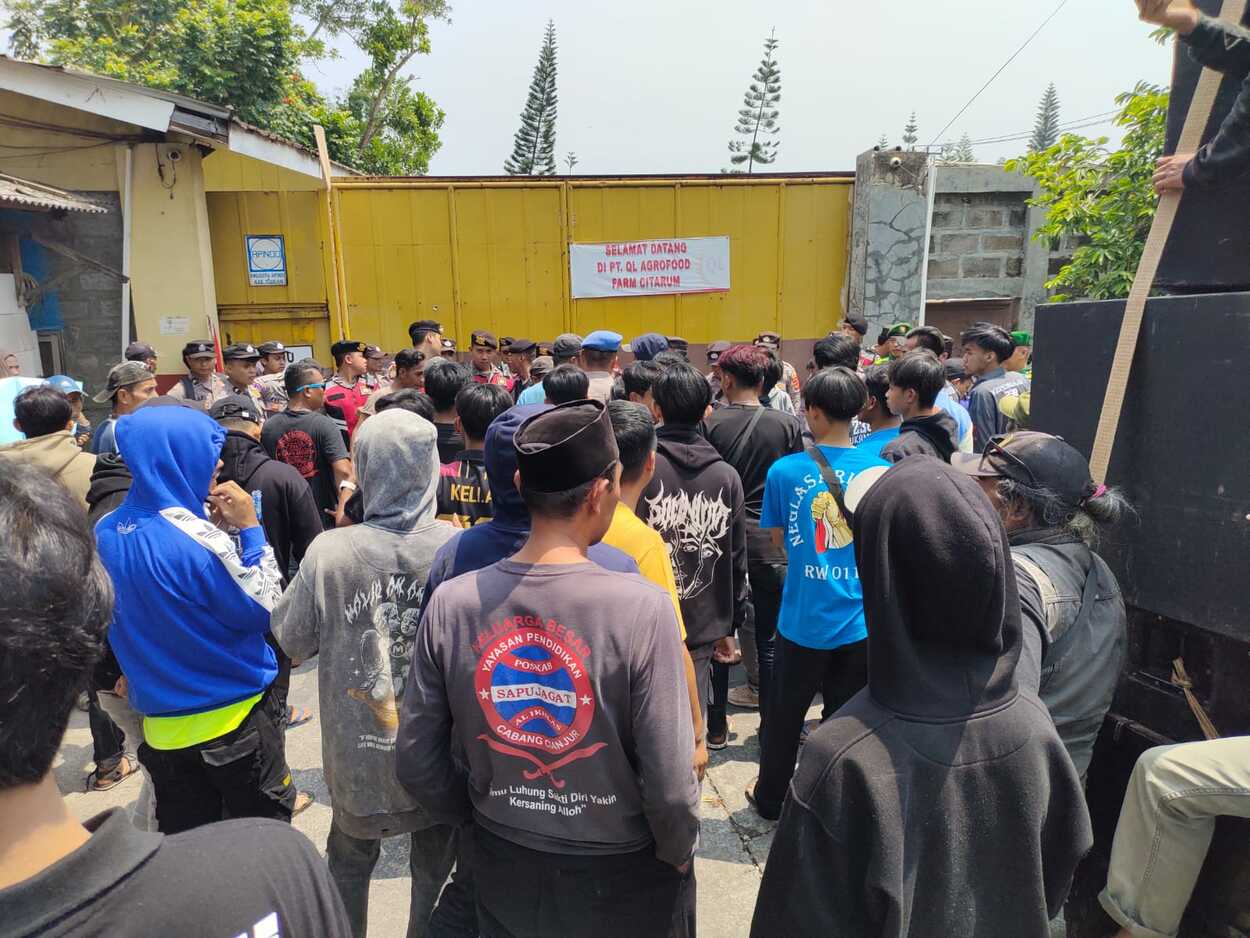 PT QL Agrofood di Cianjur Digeruduk Massa