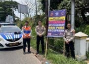 Tekan Angka Kecelakaan, Kanit Gakkum Satlantas Polres Sukabumi Kota Pasang Spanduk Himbauan Kerawanan Lakalantas