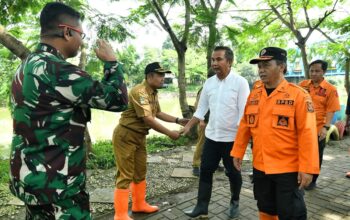 Bey Machmudin Tinjau Lokasi Banjir di Kab Bandung