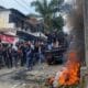Diduga Korupsi Dana Desa, Warga Cipetir Sukabumi Kepung Kantor Desa