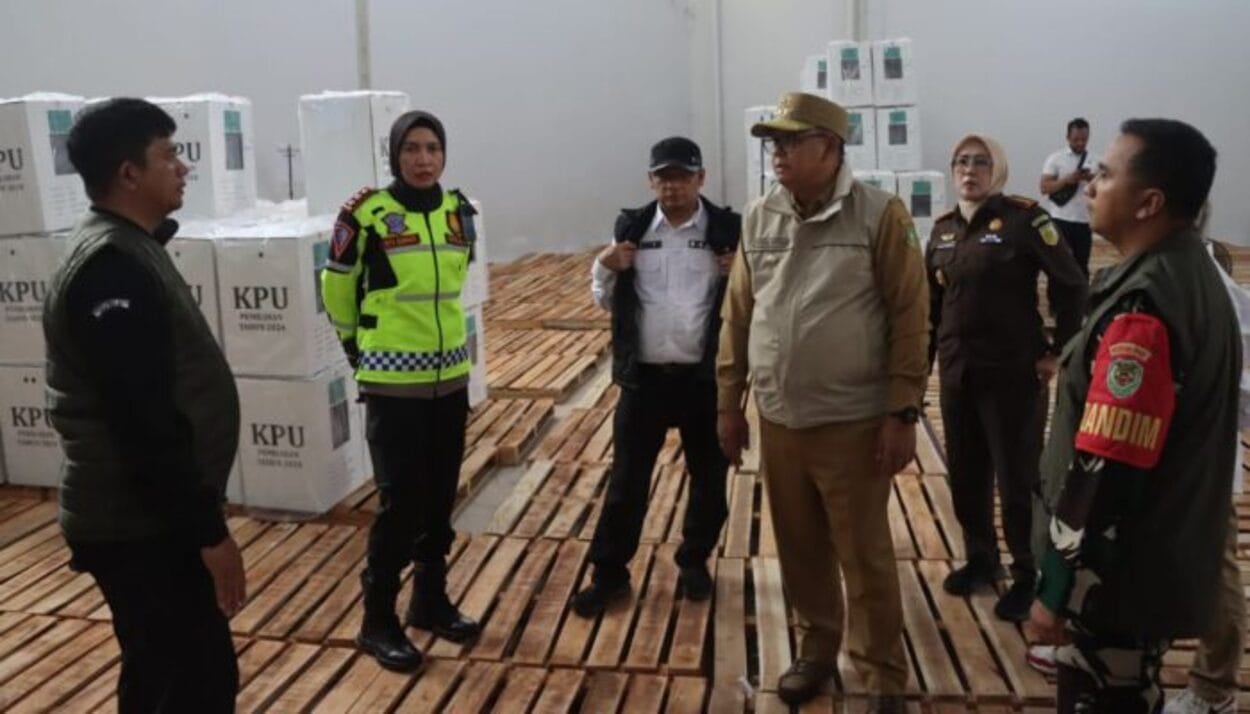 Forkopimda Kota Sukabumi Laksanakan Patroli Gabungan di Masa Tenang Pilkada Serentak 2024