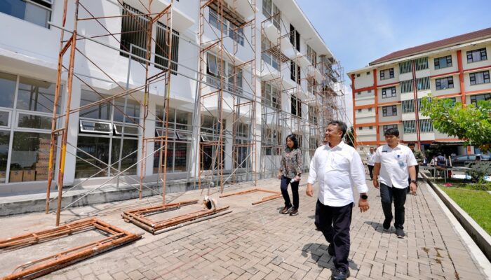 Herman Suryatman Tinjau Apartemen Transit