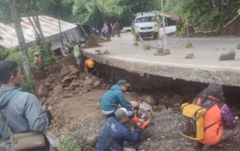 Jalan Provinsi Baros-Sagaranten Nyaris Ambruk, Kadis BPMPR Jabar Berjanji 2 Pekan Selesai Diperbaiki