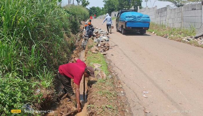 Jalan Raya Tajur Dipasang TPT Lantaran Sering Amblas