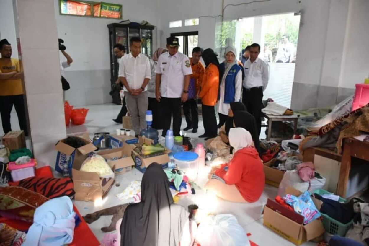 PJ Gubernur Jabar Respon Cepat Tinjau Lokasi Warga Kota Sukabumi Terdampak Banjir