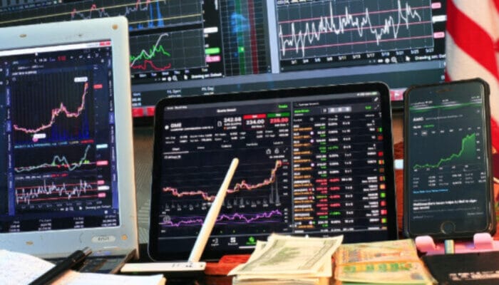 Panduan Lengkap Memilih Chart Gratis Terbaik untuk Analisa Saham