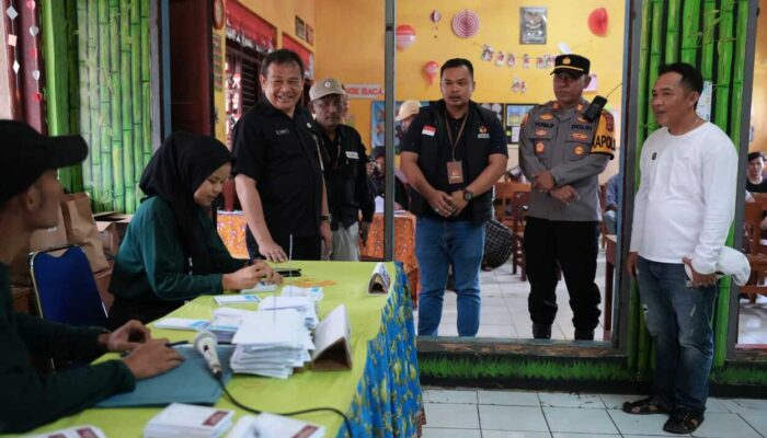 Penjabat Bupati Purwakarta Pantau Sejumlah TPS