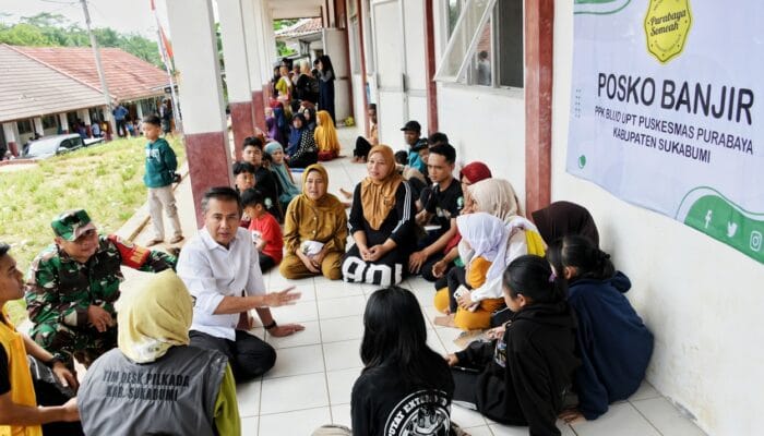 Bey Machmudin Temui Warga Terisolasi di Purabaya Sukabumi