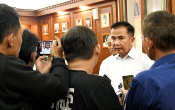 Bey Machmudin Umumkan Upah Sektoral Tahun 2025