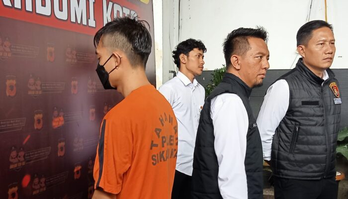 Korupsi Anggaran DD-ADD Ratusan Juta, Oknum Sekdes Cikahuripan Kab. Sukabumi Ditangkap Polisi