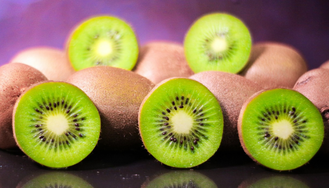 Manfaat Buah Kiwi: Superfood Kaya Nutrisi yang Wajib Dikonsumsi Setiap Hari