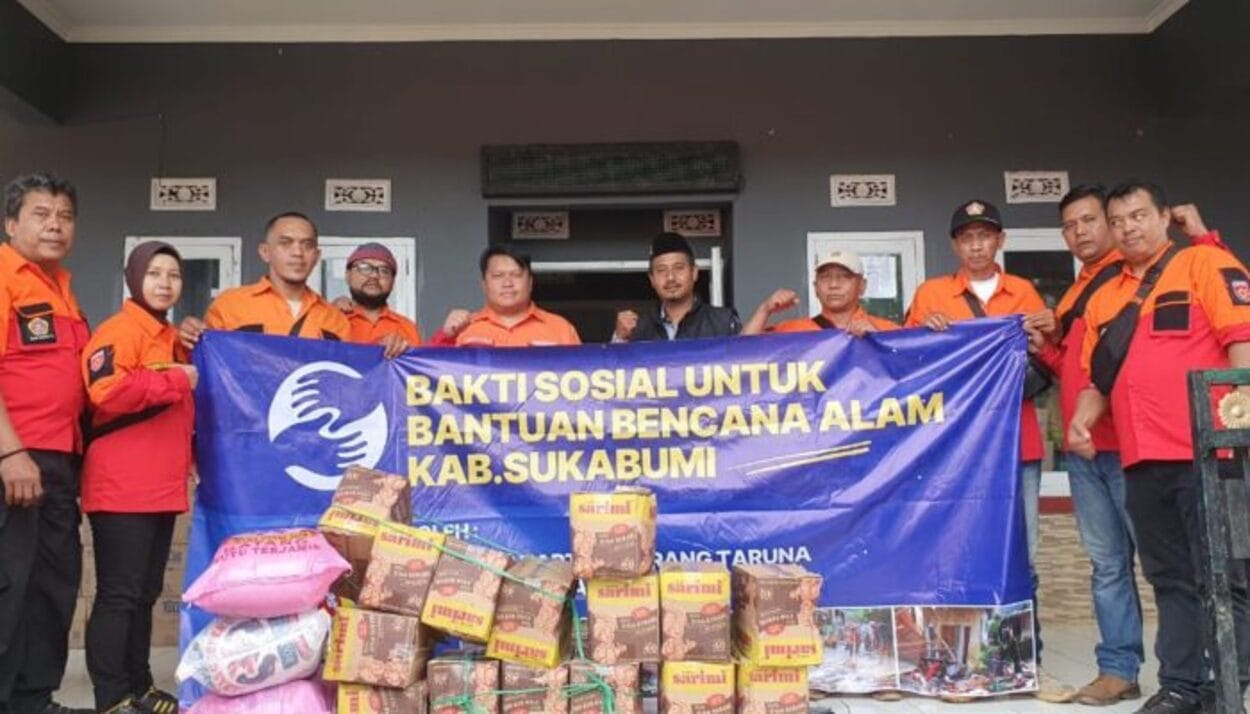 Karang Taruna Kota Sukabumi Memberikan Bantuan Sosial Bagi Korban Longsor & Pergerakan Tanah di Pabuaran Sukabumi