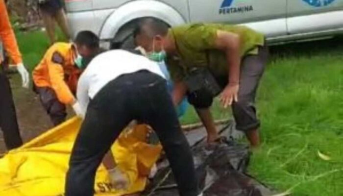 Sesosok Mayat Terapung di Sungai Blanakan Subang