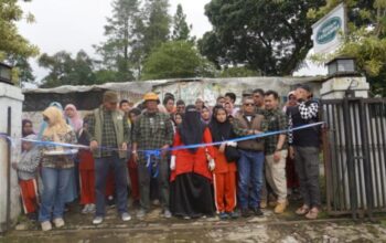 Usai Resmikan Sekretariat, Landrover Sukabumi Peduli Anak Disabilitas Sambil Fun Offroad di Kebun Teh Goalpara