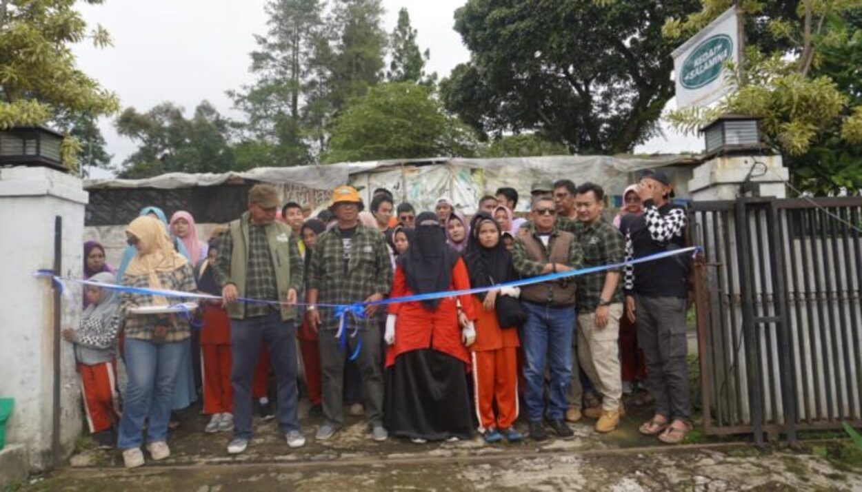 Usai Resmikan Sekretariat, Landrover Sukabumi Peduli Anak Disabilitas Sambil Fun Offroad di Kebun Teh Goalpara