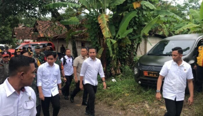 Wapres RI Gibran Rakabuming Raka Tinjau Korban Bencana Alam di Cikembar Kabupaten Sukabumi