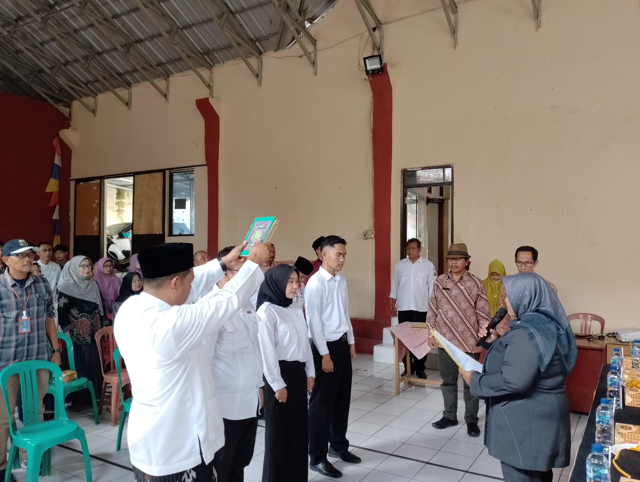 3 Perangkat Desa Neglasari Cianjur Dilantik