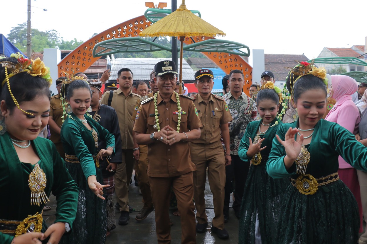 Alun-alun Ciwidey di Kabupaten Bandung Diresmikan