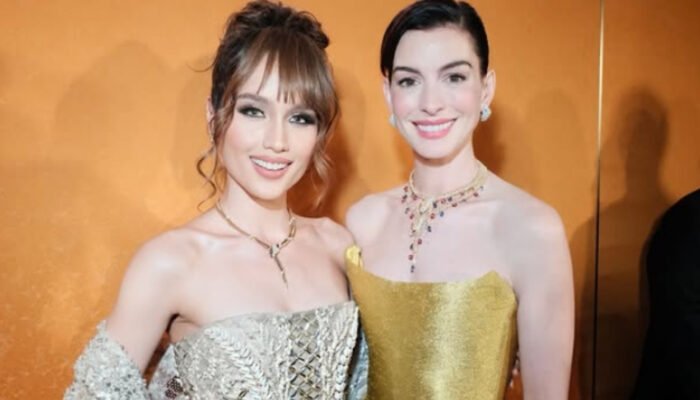 Anne Hathaway dan Cinta Laura Bersinar di Bulgari Serpenti Infinito Exhibition di Shanghai