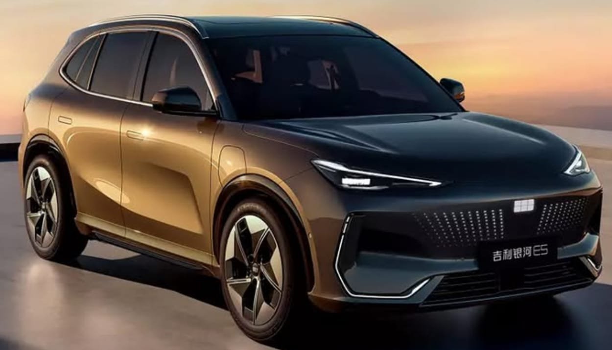 Geely EX5_ SUV Listrik Revolusioner Siap Mengaspal di Indonesia pada 2025_(instagram_@autoplus_tv)