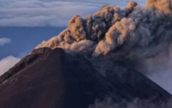 Gunung Merapi Luncurkan 17 Kali Lava, Status Siaga Level III Masih Berlaku