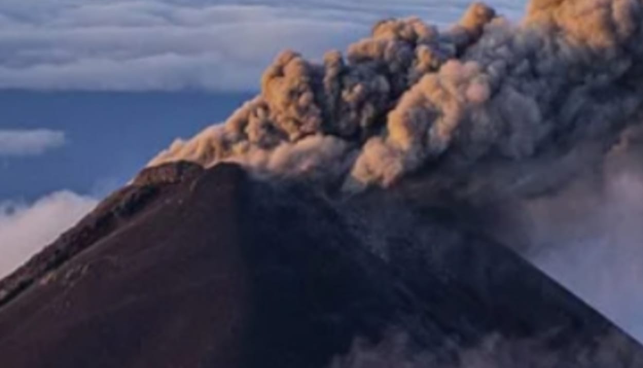 Gunung Merapi Luncurkan 17 Kali Lava, Status Siaga Level III Masih Berlaku