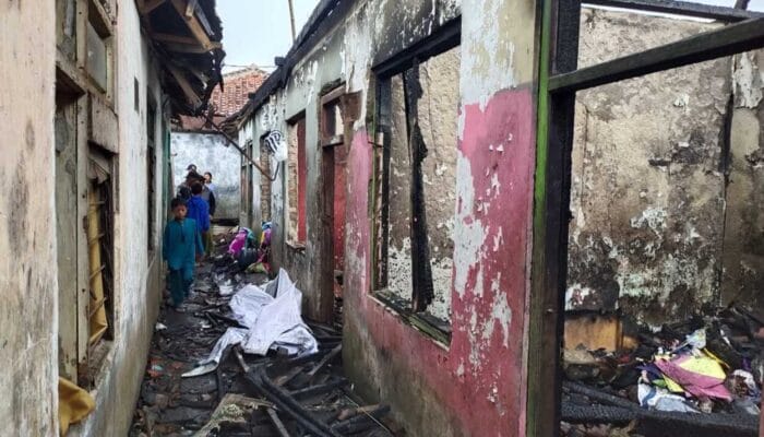 Kebakaran Melanda 4 Rumah Kontrakan di Ciranjang Cianjur