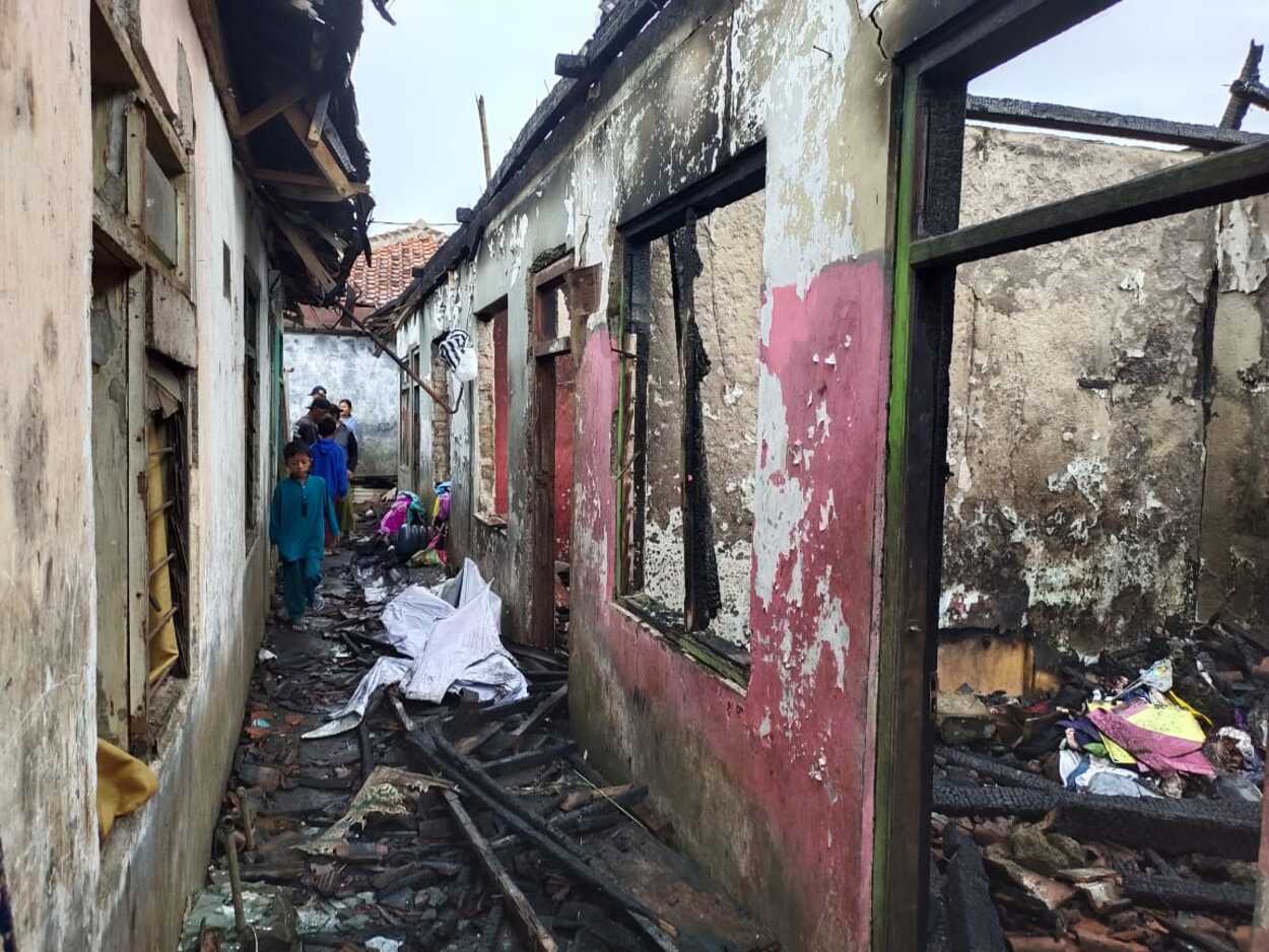 Kebakaran Melanda 4 Rumah Kontrakan di Ciranjang Cianjur