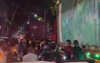 Kecelakaan Beruntun di Jembatan Kembar Kayu Tangi: Jalan S Parman Lumpuh Total