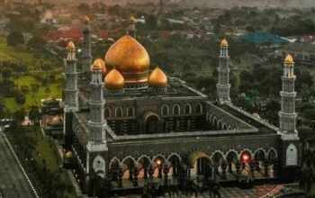 Kemegahan Masjid Dian Al-Mahri_ Masjid Kubah Emas yang Mempesona di Depok_(instagram_@masjidinfo)