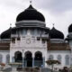 Masjid Baiturrahim Banda Aceh: Saksi Sejarah dan Ketangguhan Melawan Bencana/(instagram/@faktaatjeh)