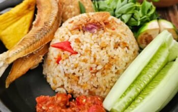 Nasi Tutug Oncom: Sensasi Gurih Kuliner Khas Sunda yang Menggugah Selera/(instagram/@ikketantular)