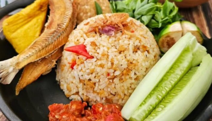 Nasi Tutug Oncom: Sensasi Gurih Kuliner Khas Sunda yang Menggugah Selera