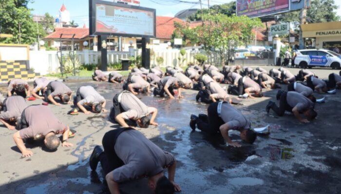 Sujud Syukur 65 Perwira & Bintara Dilingkungan Polres Sukabumi Kota, Naik Pangkat