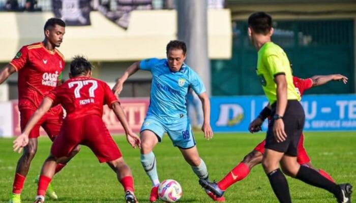 Drama Promosi Liga 1 Musim Depan, Laga Persela Kacau