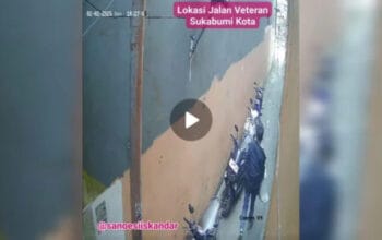 Hendak Antarkan Pesanan, Paket 1 Karung Kurir Digondol Maling Terekam CCTV di Sukabumi