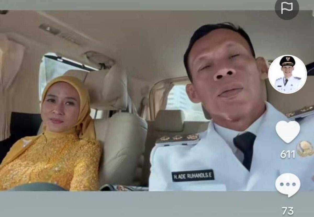 Kemesraan Wakil Bupati Bogor Bersama Istri Menuju Istana Kepresidenan