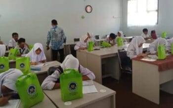 BGN - SPPG Cibereum Berikan Layanan Program MBG Ramadan Bagi Siswa Hingga Ibu Hamil di Kota Sukabumi